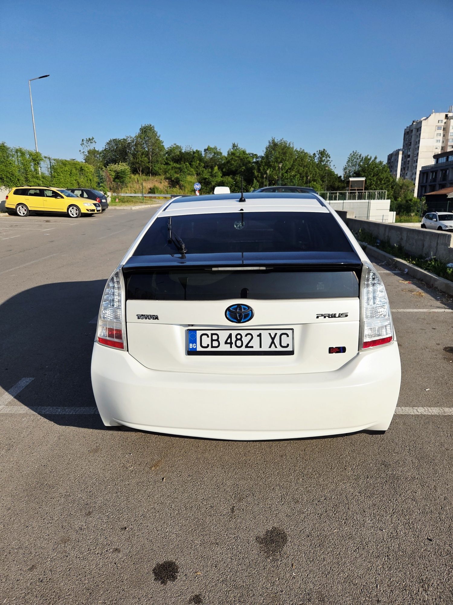 Тойота Приус 1.8 Hibrid