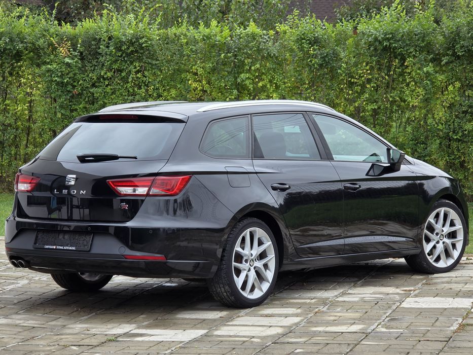 Seat Leon FR / SeatSound / Piele / Led / Side&ACC Assist/