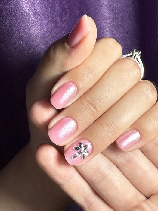 Locuri disponibile – unghii cu gel / semipermanent în Iasi, Cantemir