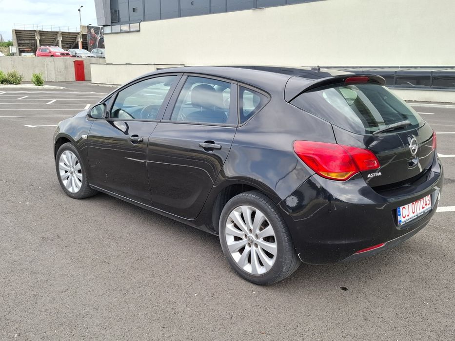 Opel Astra J an 2010 1.6 benzina Germania euro 5 jenti carte service
