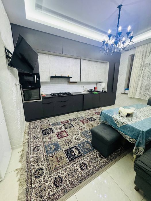 Kvartira sotiladi uchtepa rayon izza 6/1/0.5/3/  200m²