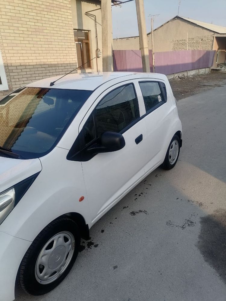 Spark sotiladi srochno