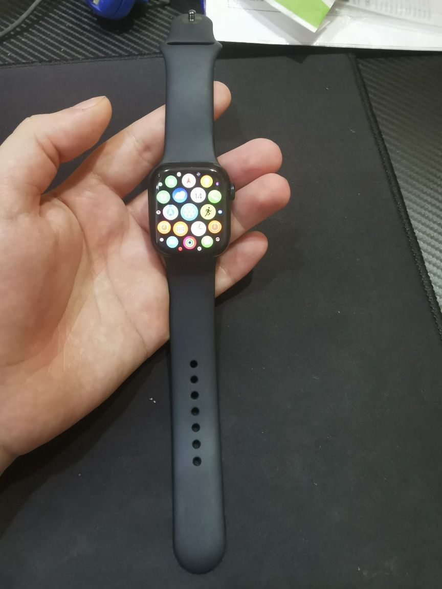 Apple watch 7 și căști airpods 3