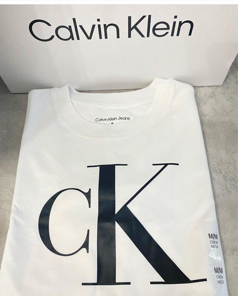 Футболка Calvin Klein