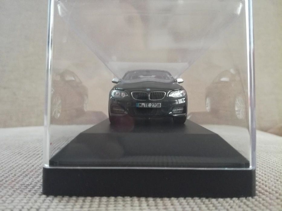 Vand macheta originala BMW 2 coupe F22 scara 1 43 Minichamps