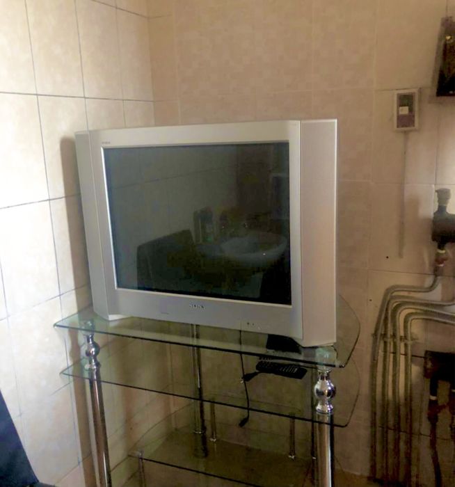 Телевизор с подставкой