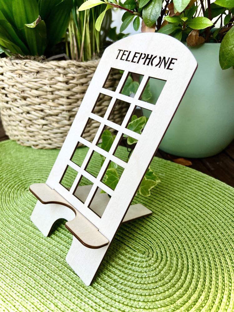 Поставка за телефон иии мини таблет от дърво. Универсална