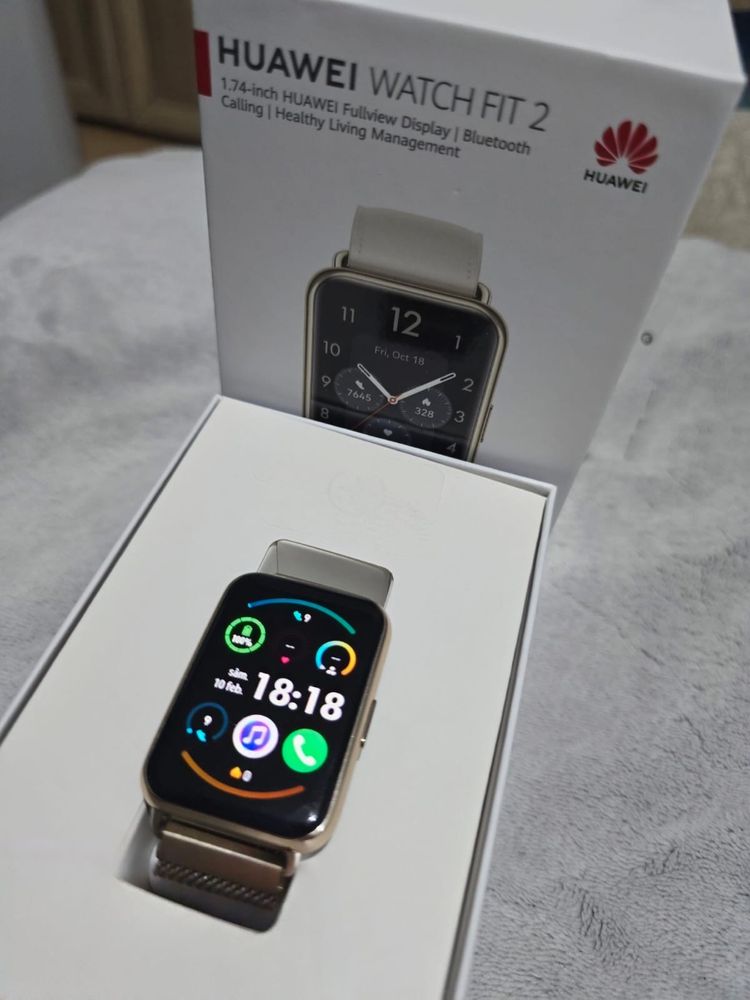 Smart watch Huawei Fit 2, bratara cadou