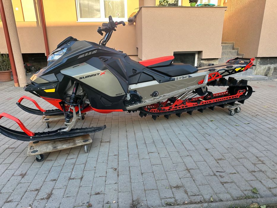 Snowmobil Ski Doo Summit X TURBO 850 E-TEC SHOT 2022
