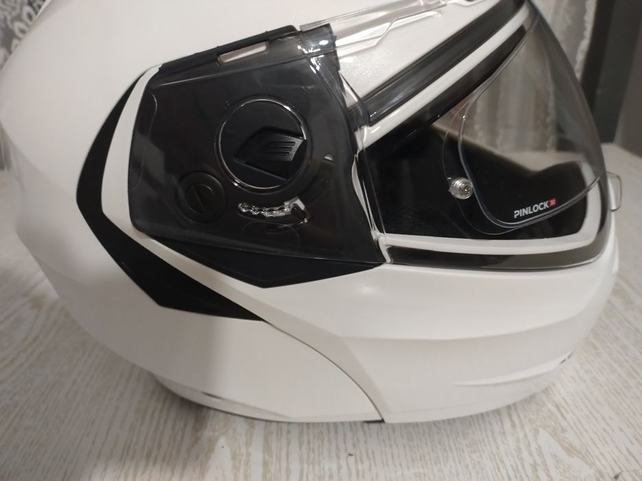 Продавам чисто нова каска модел:  DUKE X WHITE METAL TG: L