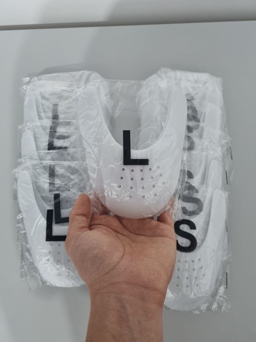 Sneaker anticrease shield