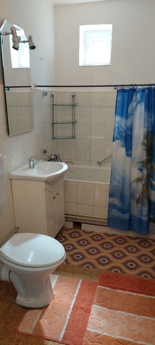 Închiriez apartament