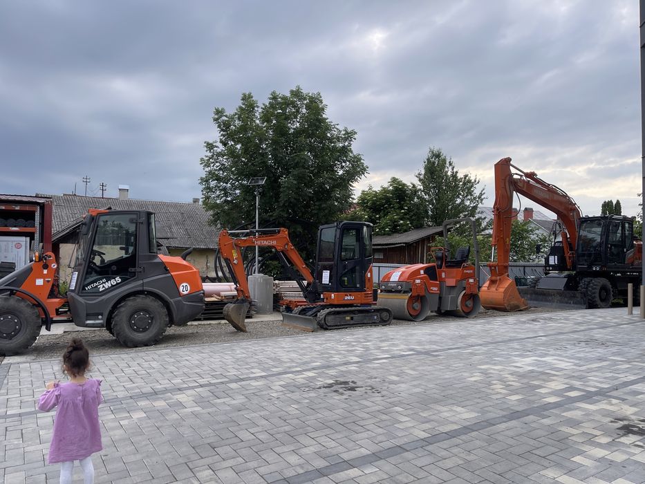 Inchiriez excavator
