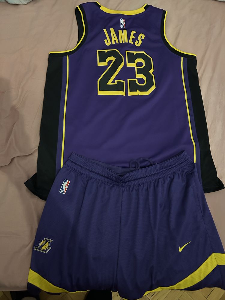 Lakers баскетболен екип