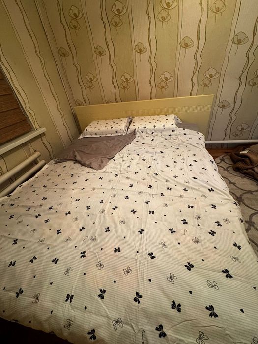 Продам спальный гарнитур