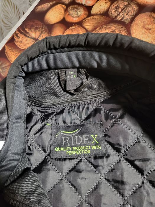 Vand geaca moto de  dama ,noua nepurtata