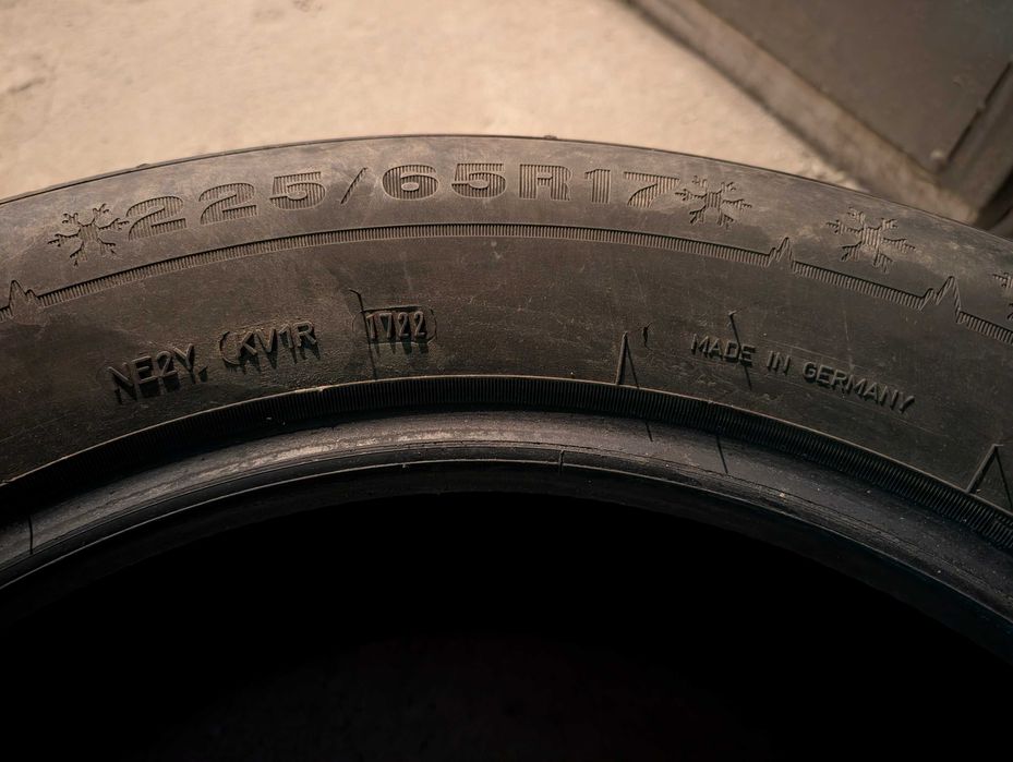 Зимни гуми джип SUV 225/65/R17 Subaru Outback Dunlop Winter Sport 5