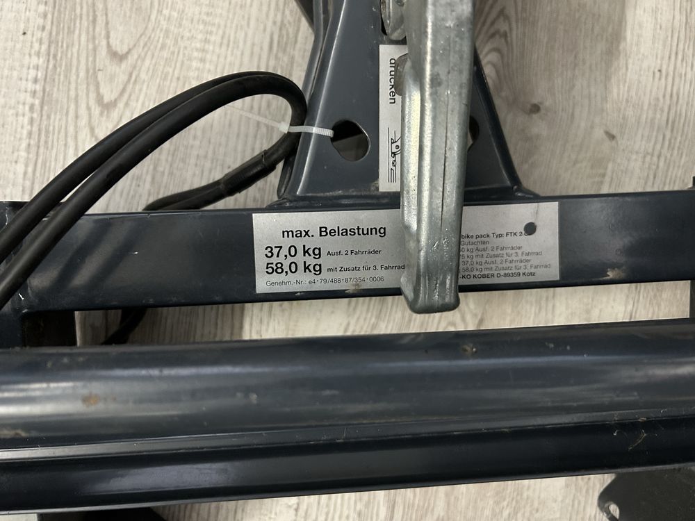 Suport biciclete cu fixare / prindere pe cuiul masinii