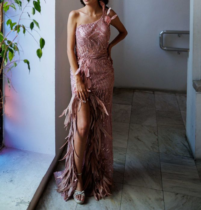 Продавам бална рокля –като нова, носена само веднъж!