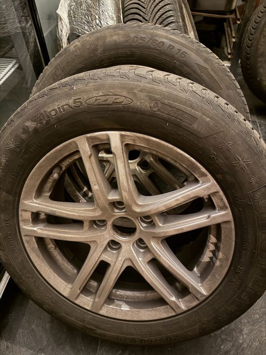 Jante R16 cu cauciucuri 205/60/R16 iarna