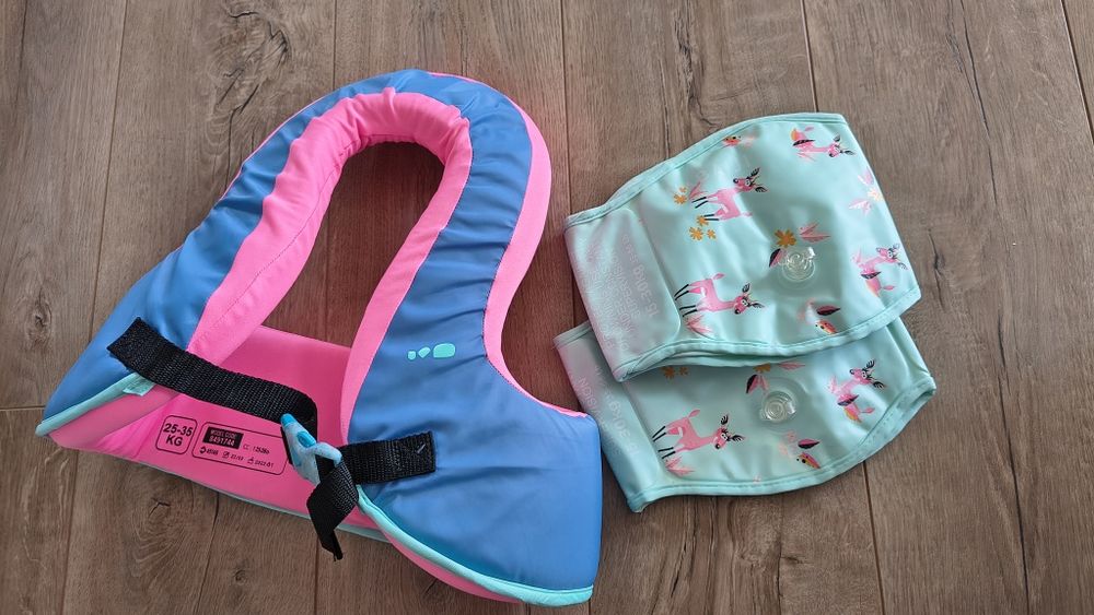 Vând articole pentru înot Decathlon