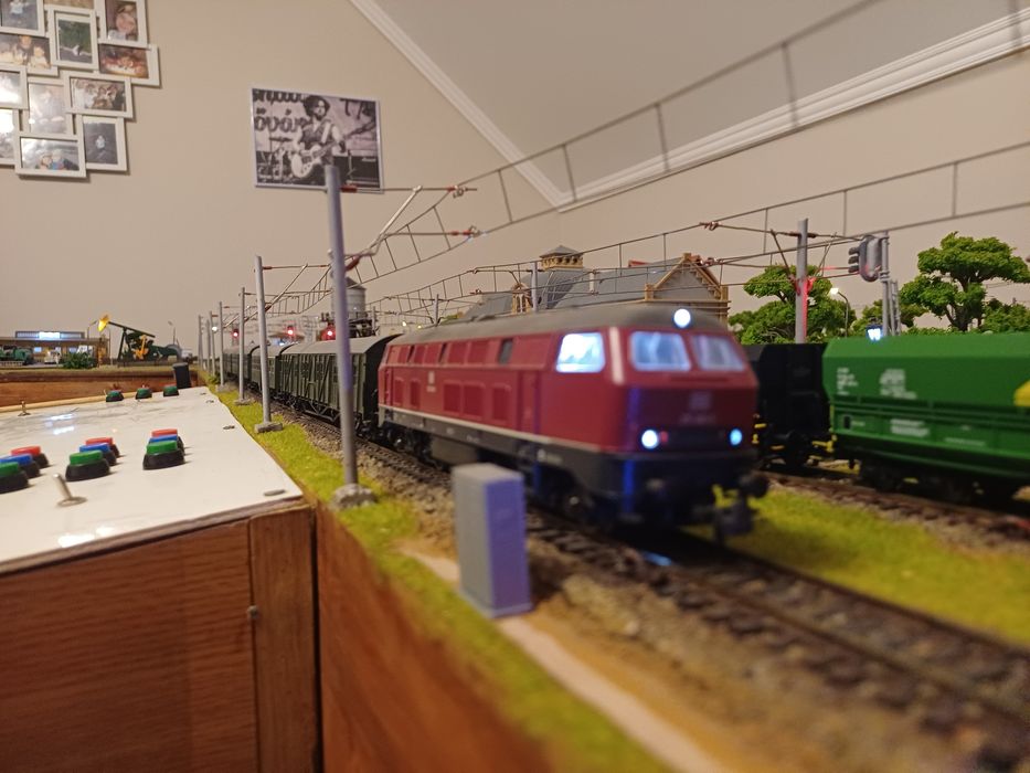 Vând garnitura tren calatori marca Roco, scara HO