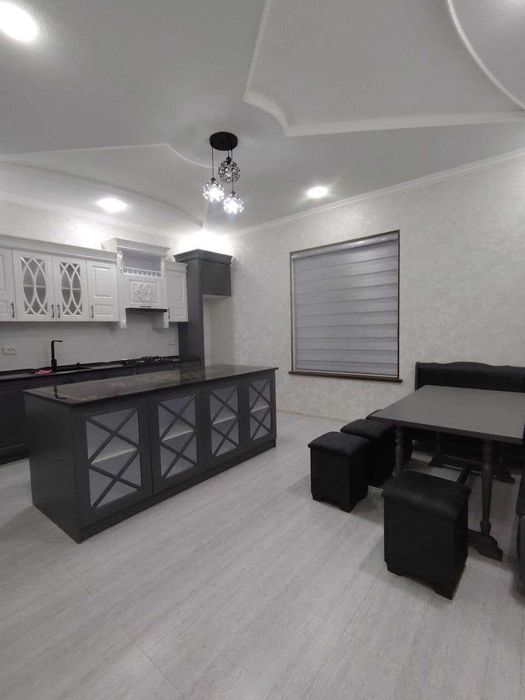 8 хонали 2,2 сотокдан иборат янги тамирланган ховли сотувда