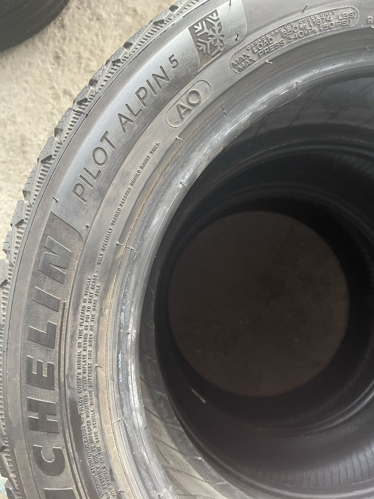 225/55R18 Michelin Pilot Alpin 5