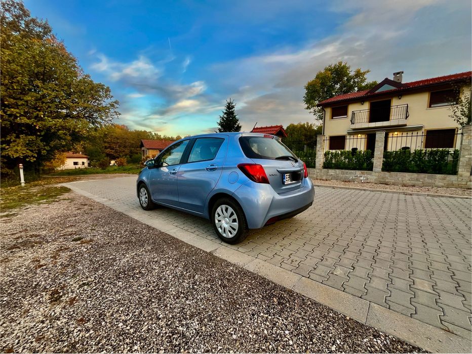 Toyota yaris 1.33 бензин 2016 г.