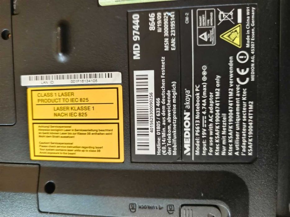 3 работещи лаптопа с 1 зарядно