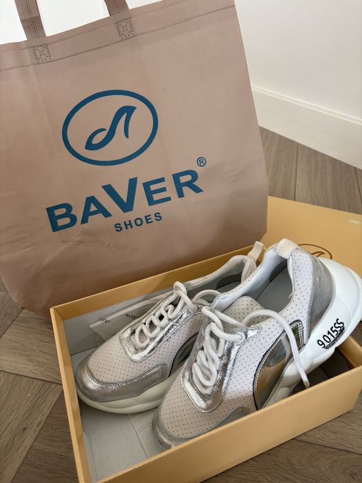 Продам оригинальные кроссовки BAVER