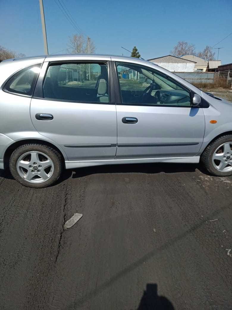 nissan almera tino