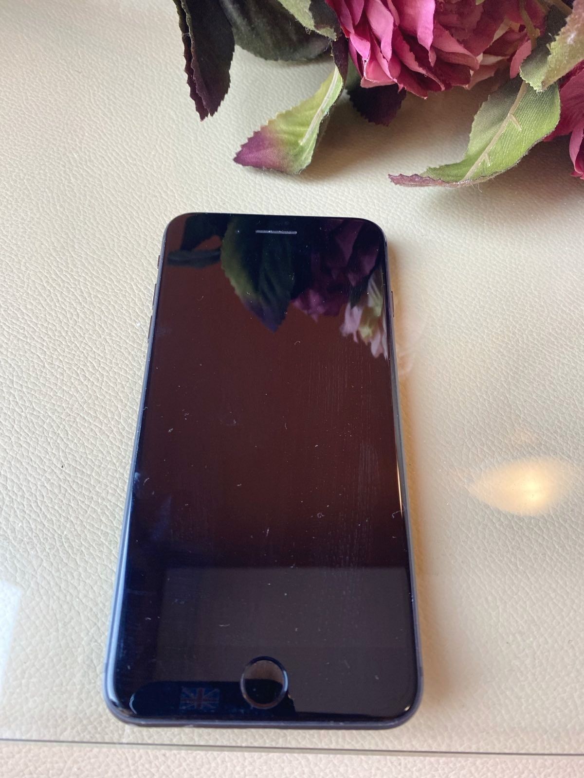 Продавам IPhone 8 plus 64GB