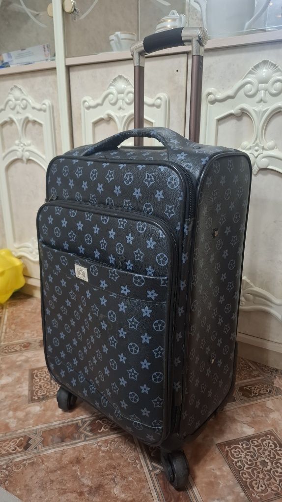 Чемодан Louis Vuitton