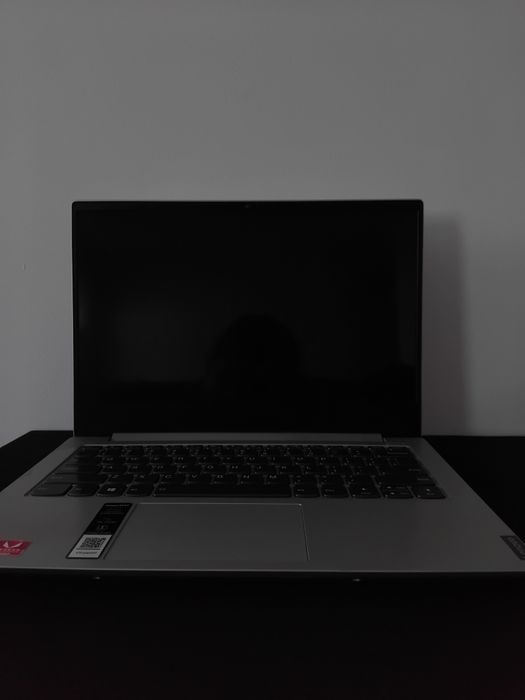Laptop Lenovo Gri