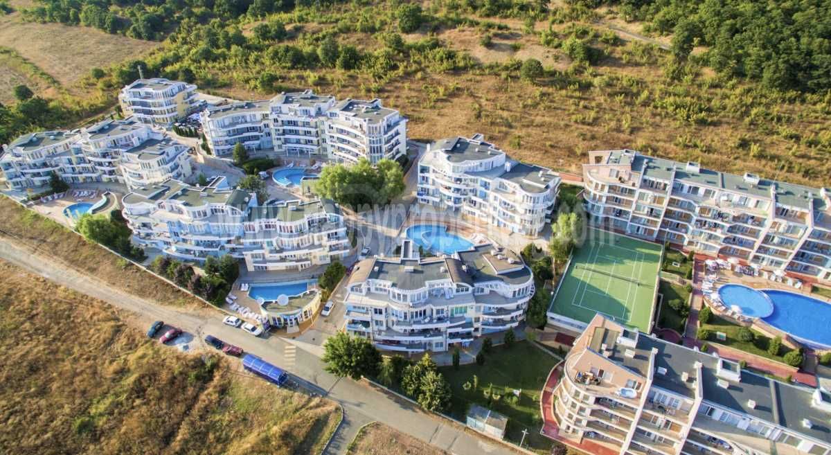 Продава се Двустаен апартамент в с. Кошарица, Област Бургас - 93 кв.м за 646 €/кв.м - Снимка #13