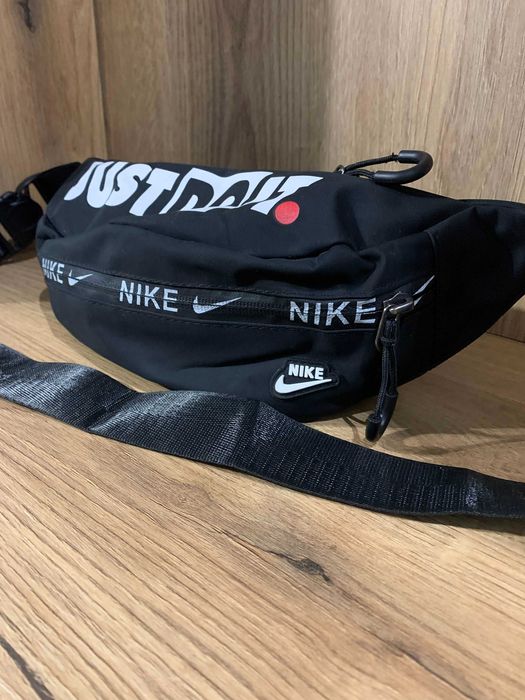 Мъжка чантичка/паласка Nike