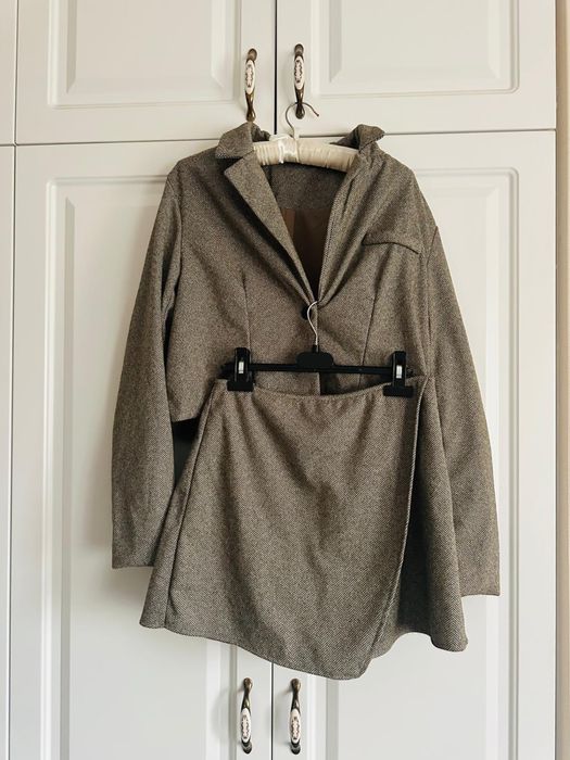 Costum masura M , sacou si fusta pantaloni , nou din stofa moale