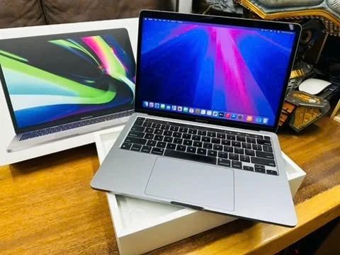 Macbook air m1 13”
