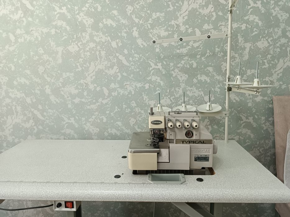 Оверлок промышленный  Typical 5 ниточный