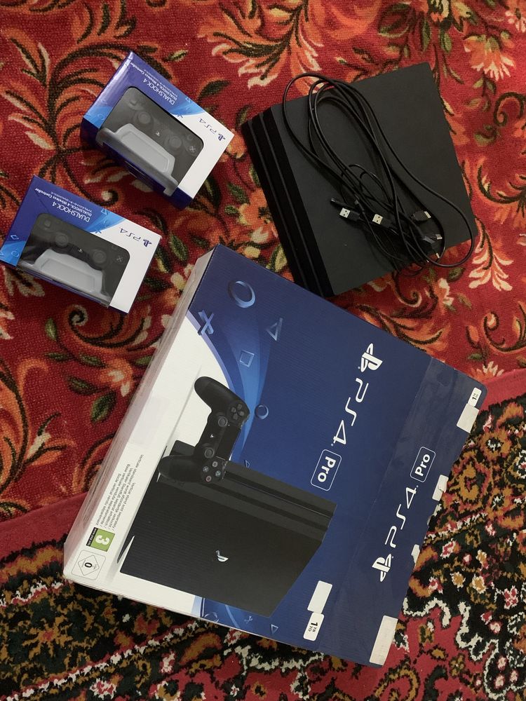 Yengi PS4 PRO srochna sotiladi