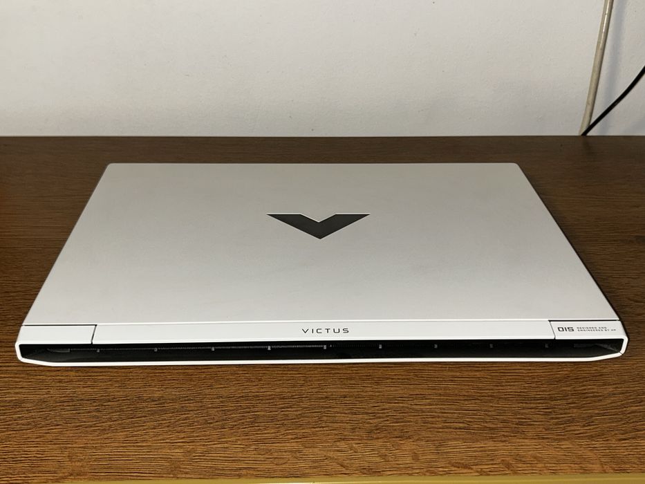 HP VICTUS 15-fa0028nq