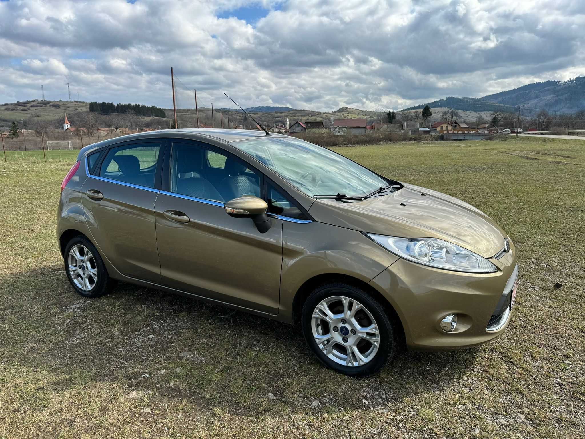 FORD FIESTA 1.3 Model Titanium