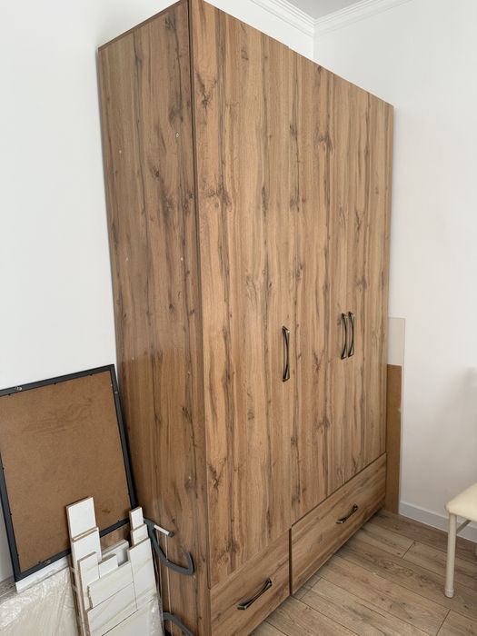 Шкаф в цвете «натуральное дерево»