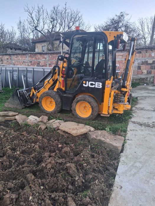 Багери под наем с оператор