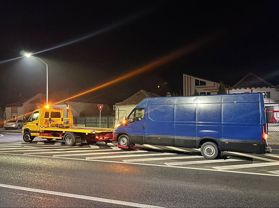 Autoplatforma hidraulica iveco daily