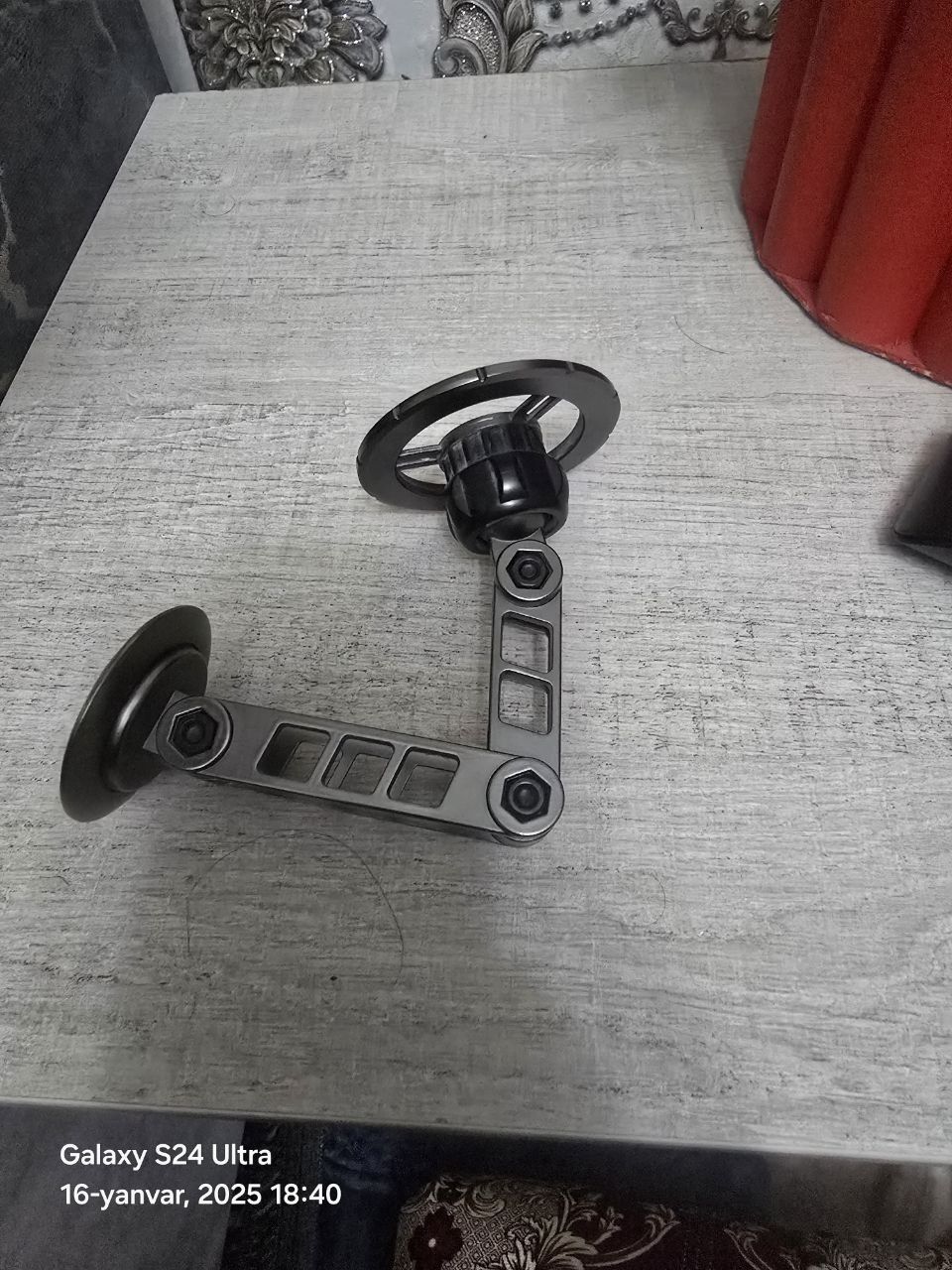 Moshenaga telfon ushlab turgich sotiladi
