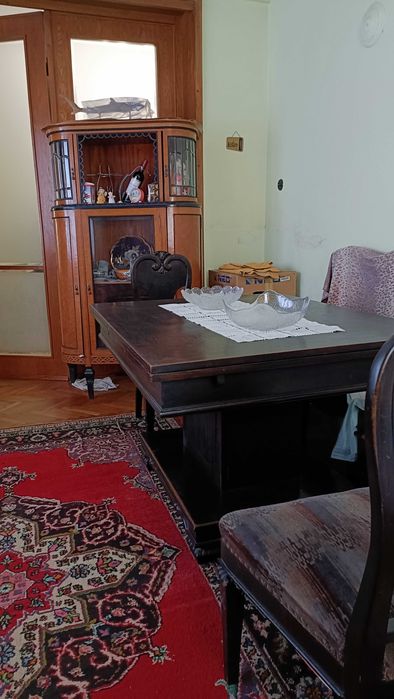 Старинни мебели от орех