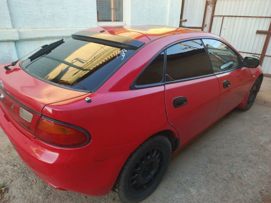 Мазда 322 хэтчбек