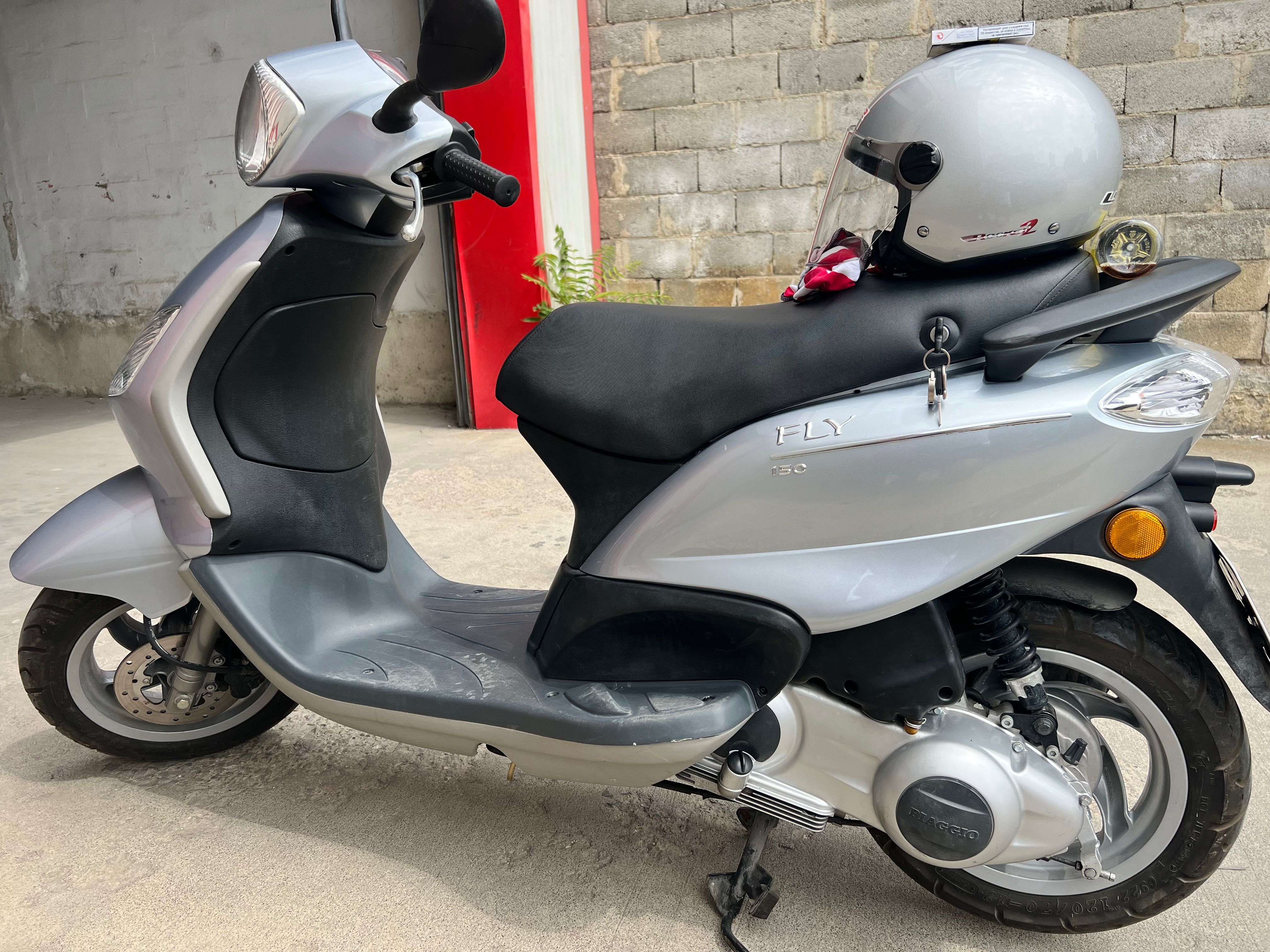 Скутер Piaggio Fly 150cc